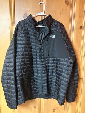 The North Face Black Quilted Half‑Zip Insulated Pullover